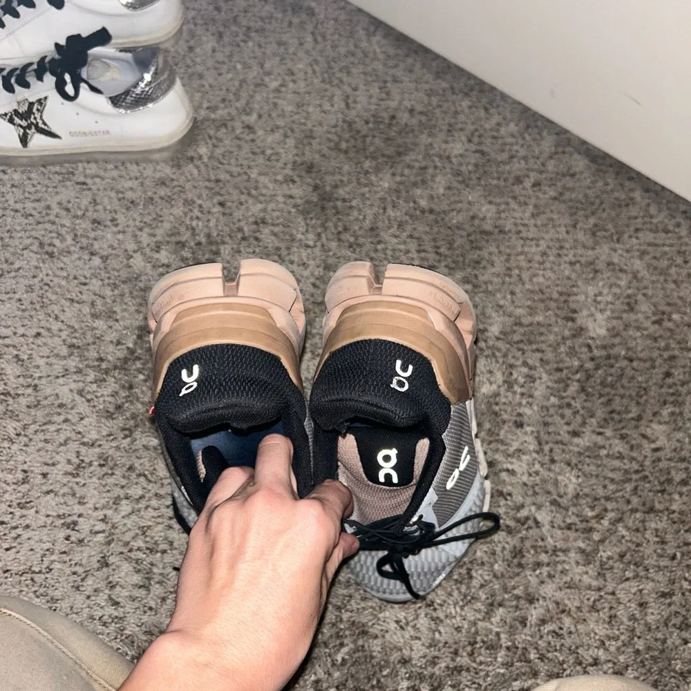 On clouds - Picture 4 of 4